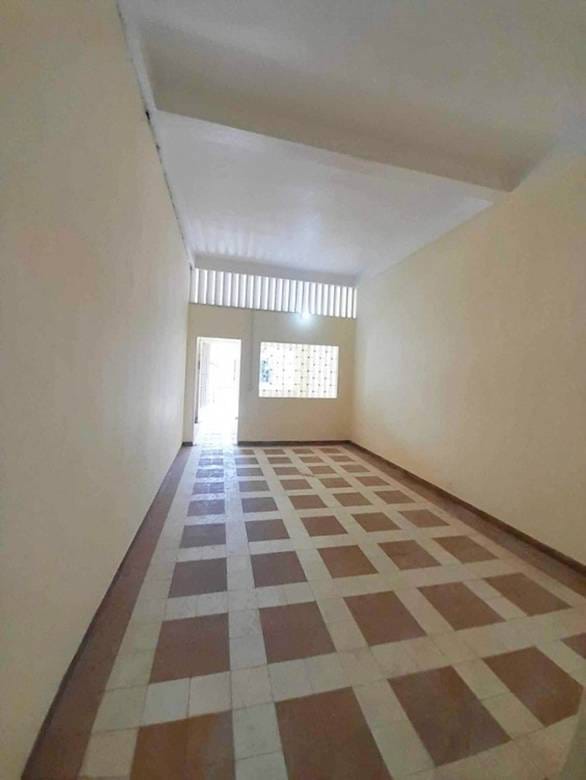 Daun Penh에 있는 House and lot 매매 $40,000
