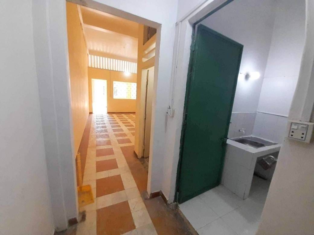 Phsar Chas, Daun Penh에 있는 Daun Penh House and lot 매매 $40,000