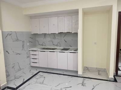 带7个停车位的建筑出租