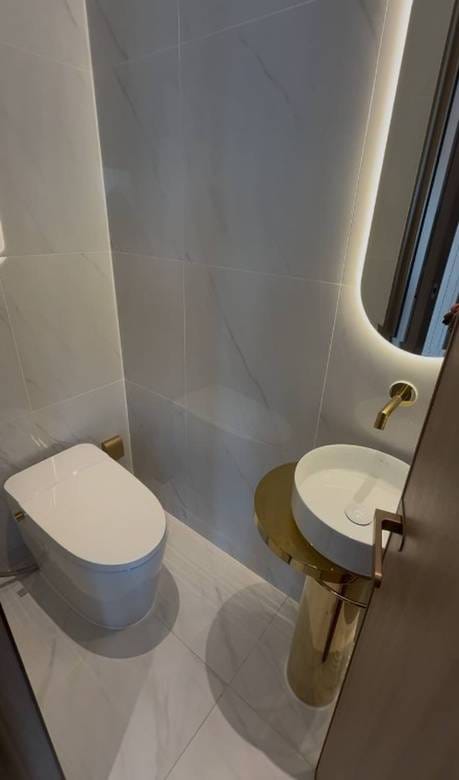 Vue Aston | 2 Bedrooms Condo For Sale & Rent for $220,000