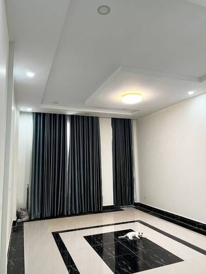 4 Bedrooms Flat House For Sale for $130,000
