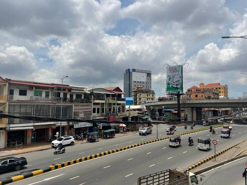 Budynek For Sale & Rent o powierzchni mieszkalnej 3,220 m² w Toul Kork
