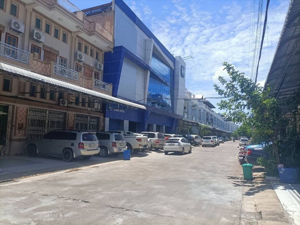 81 sqm Land Size Link House For Sale