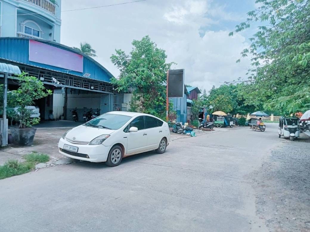 523 sqm Land Size House and lot Na prodej