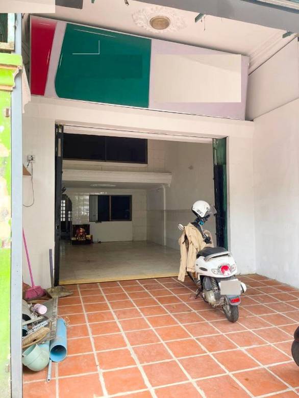 $700 Shophouse