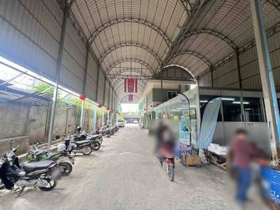 ที่ดิน สำหรับขาย พร้อมที่จอดรถ 20 คัน
