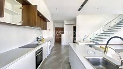 The Peninsula Private Residences | Chroy Changvar Penthouse Na wynajem w Chroy Changvar
