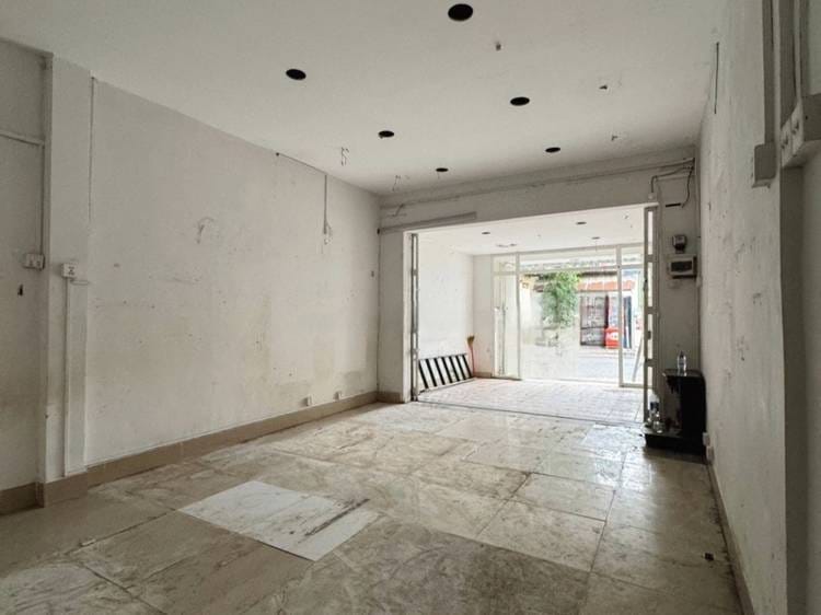 CommercialShophouse สำหรับเช่า ใน BKK 3, Boeng Keng Kang, Phnom Penh
