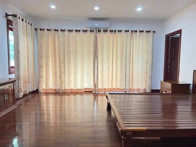 $2,000 Vila
