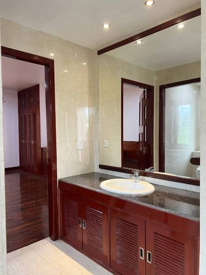 2 Bedrooms Vila K pronájmu for $2,000