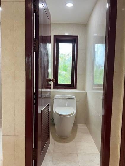 2 Bedrooms Vila K pronájmu