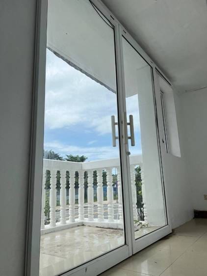 8 Bedrooms Flat House K pronájmu for $900