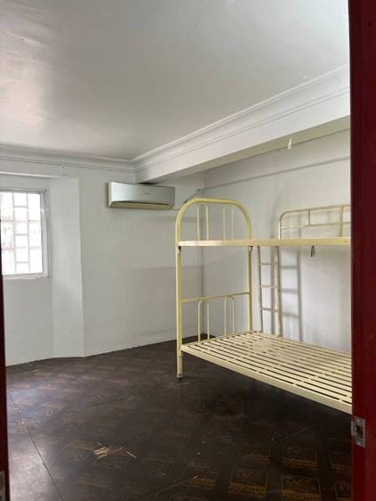 $900 Flat House