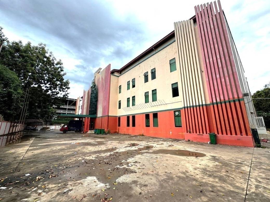 Budynek Na wynajem o powierzchni działki 7,000 m²