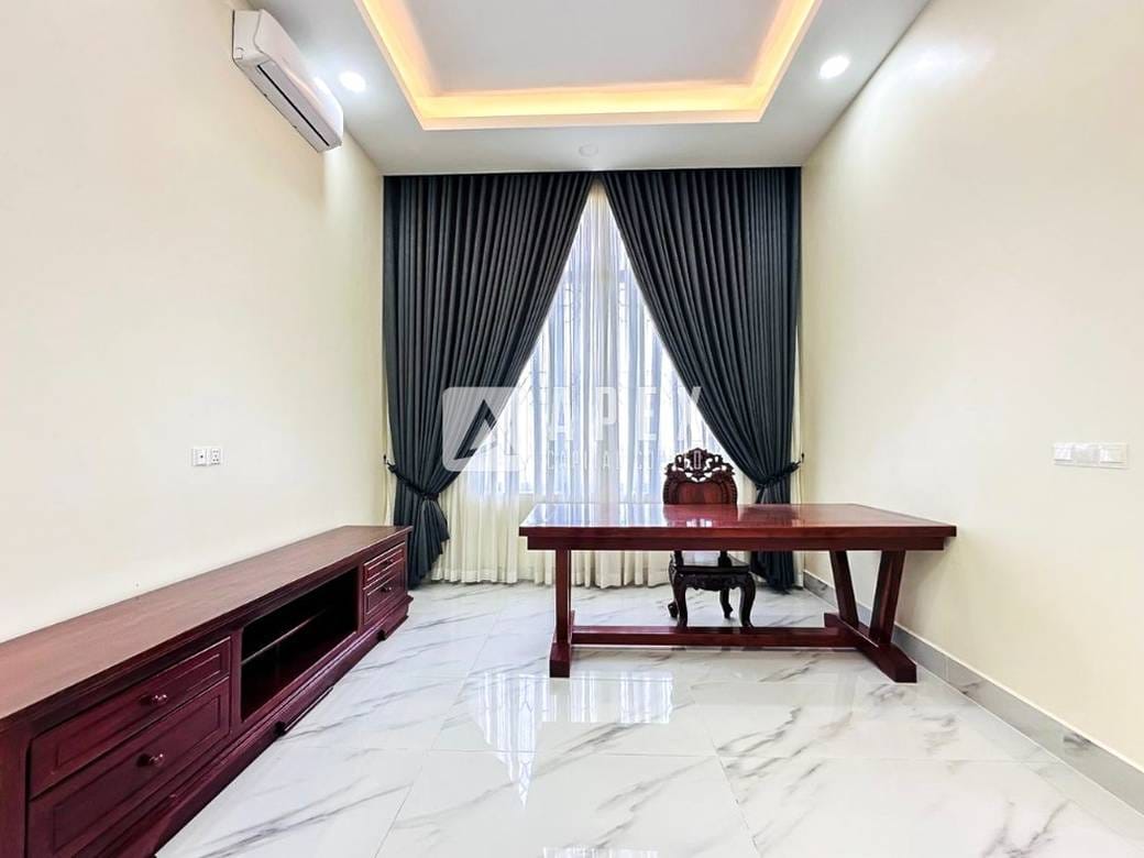 វីឡា For Sale & Rent នៅSen Sok តម្លៃ $1,500,000