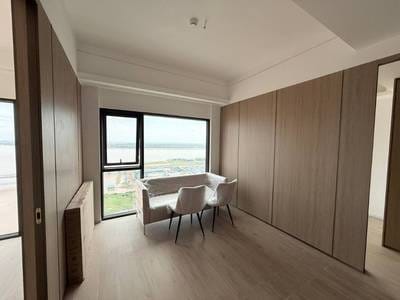 Vue Aston | Condo Na prodej in Chbar Ampov $248,306
