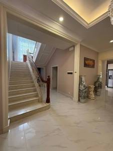 Villa For Rent with 3 Parking Space