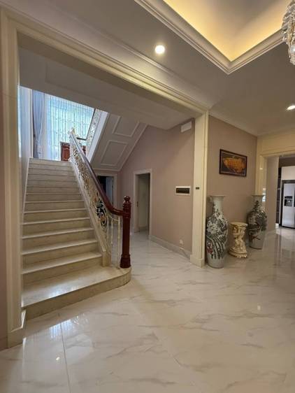 Villa For Rent with 3 Parking Space