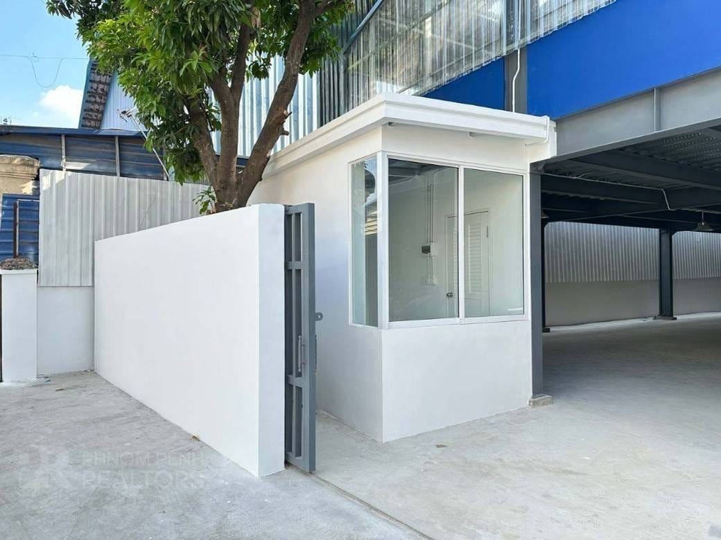 Warehouse For Rent in Chamkarmon $3,500