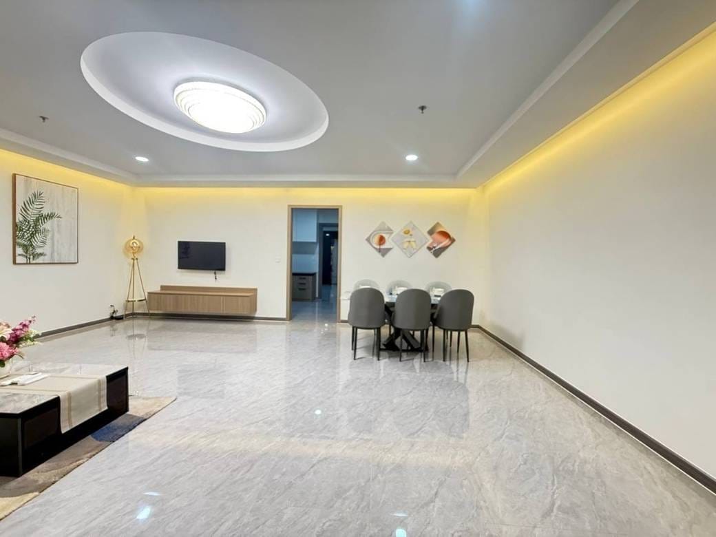 132 sqm Living Size Apartment For Rent in Chroy Changvar