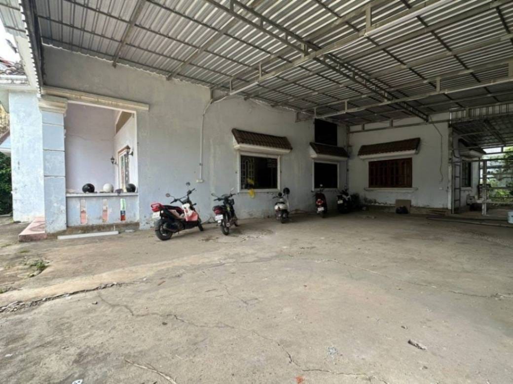 857 sqm Land Size House and lot Na prodej