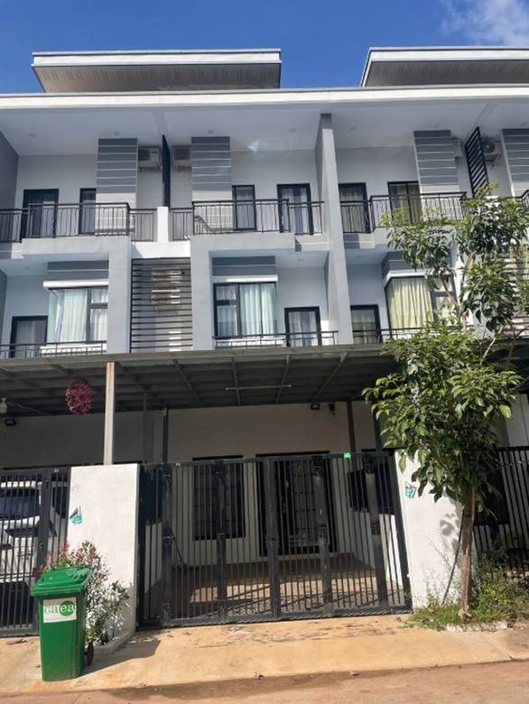 已装修联排住宅出租