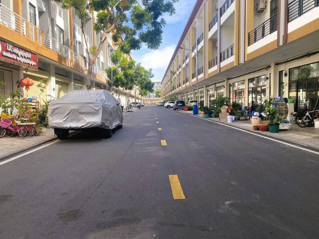 Prek Pnov에 있는 CommercialShophouse 매매 $130,000