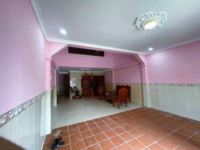 House and lot สำหรับขาย พื้นที่ใช้สอย 257.5 ตร.ม. ใน Angk Snuol