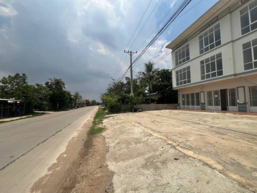155 sqm Land Size Flat House For Sale