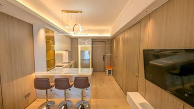 Vue Aston | $900 Condo