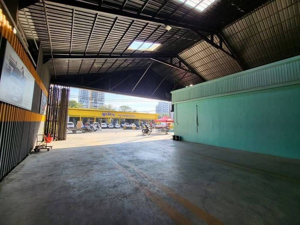 ឃ្លាំង សំរាប់លក់ នៅSen Sok តម្លៃ $2,232,000