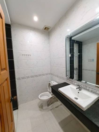 4 Bedrooms Villa For Rent