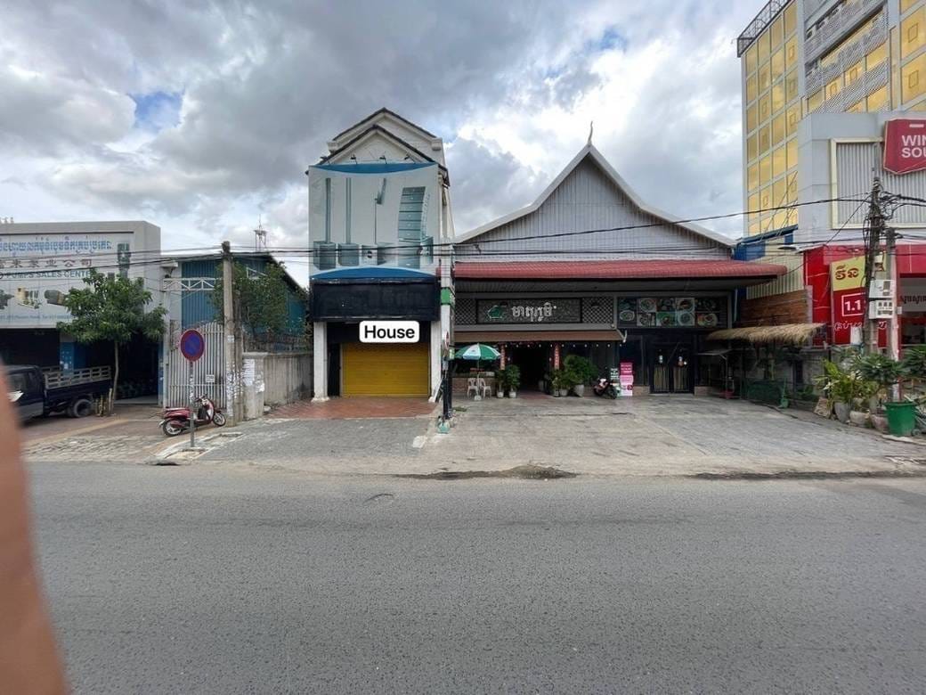 675平方米土地面积的CommercialShophouseFor Sale & Rent