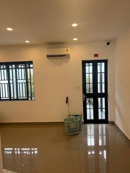 Meanchey店屋出售，价格$585,000