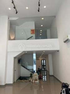 带1个停车位的店屋出售