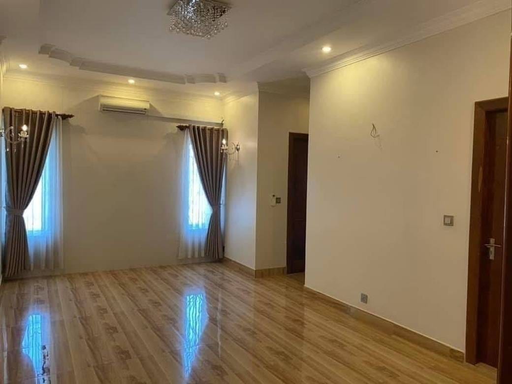 384 sqm Living Size Shophouse For Sale in Russey Keo