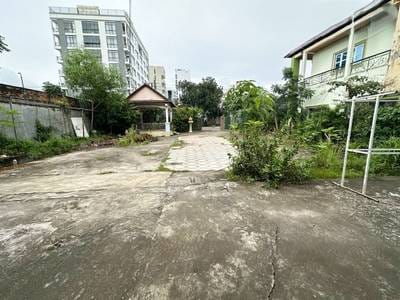 276 sqm Living Size House and lot Na prodej in Kampot
