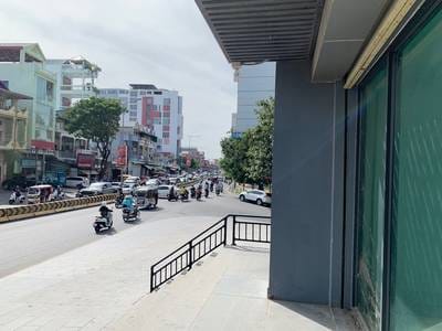 120平方米土地面积的CommercialShophouse出租