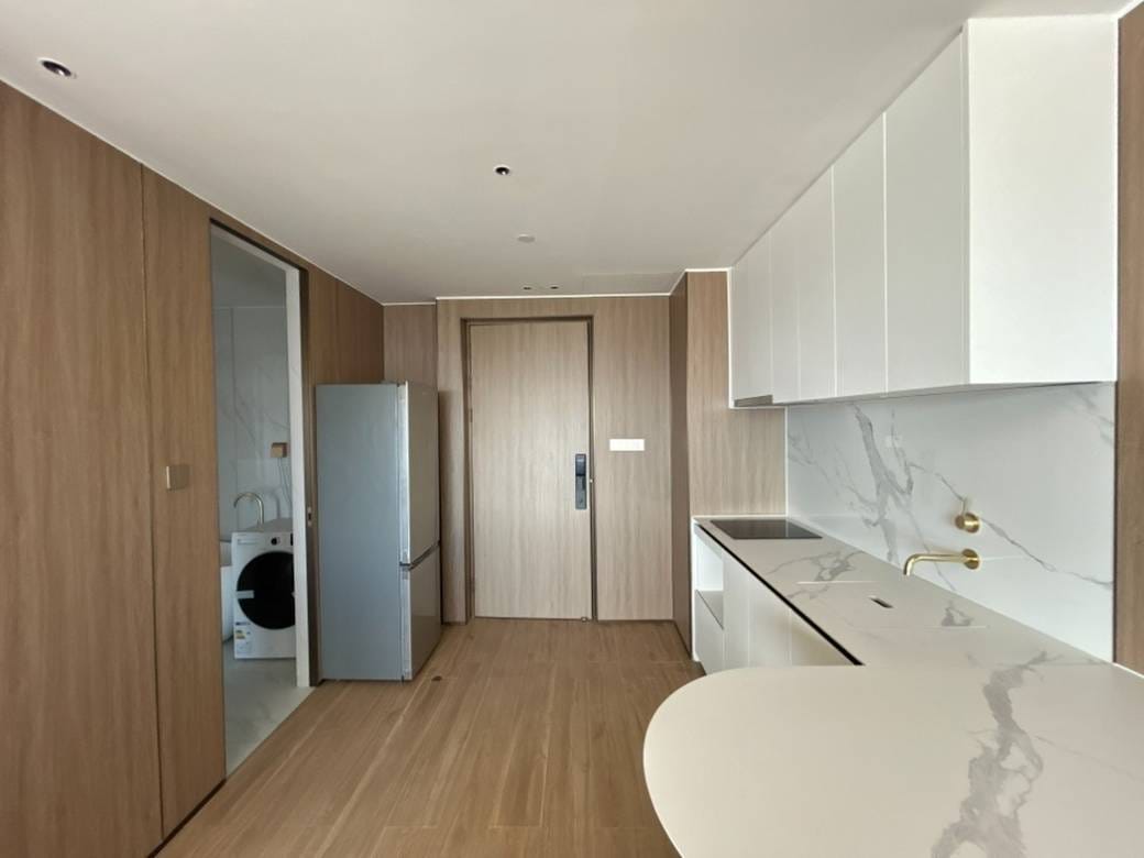Vue Aston | Studio Na prodej in Chbar Ampov $135,000
