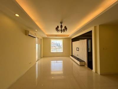 $1,600 Condo