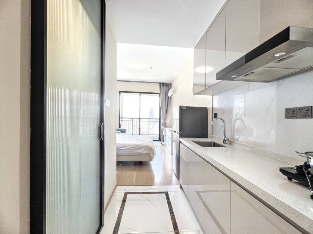 The Pinnacle Residence | Zařízeno Studio For Sale & Rent