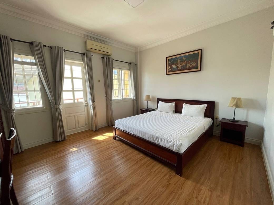 ផ្ទះល្វែង តម្លៃ $750