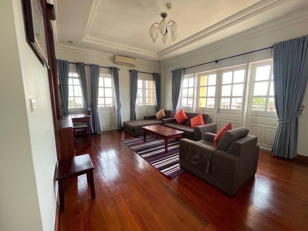 ផ្ទះល្វែង តម្លៃ $600