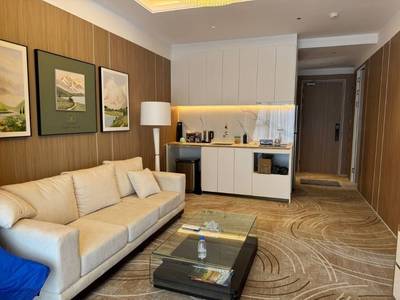 Vue Aston | Condo Na prodej in Chbar Ampov $240,000