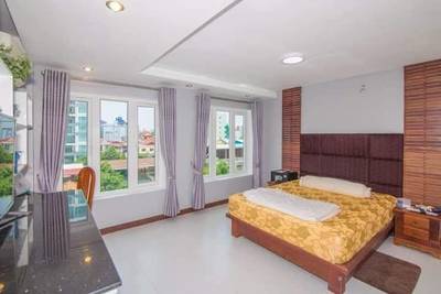 Bâtiment À louer de 372 m² de terrain