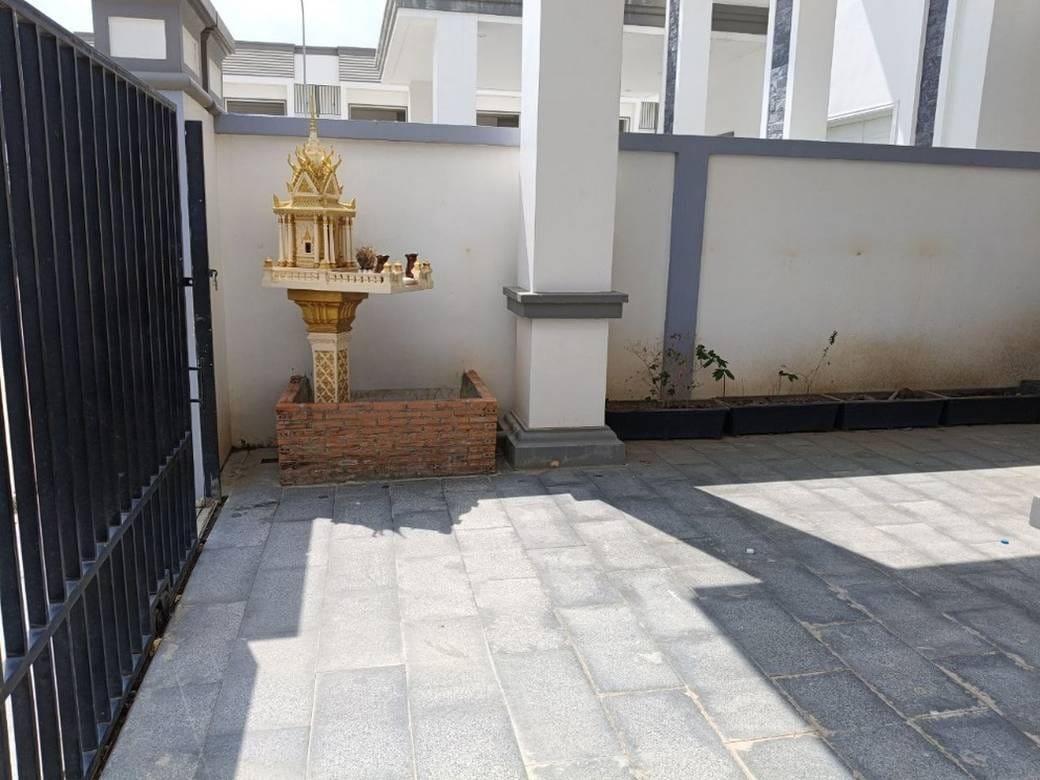 192 sqm Living Size Villa For Sale & Rent in Dangkao
