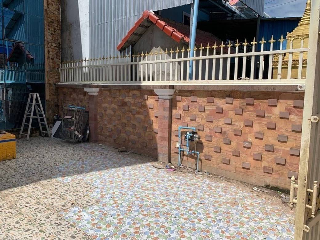 250 sqm Living Size House and lot K pronájmu in Chbar Ampov
