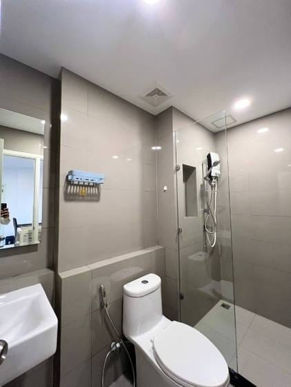 2 Bedrooms Condo For Rent