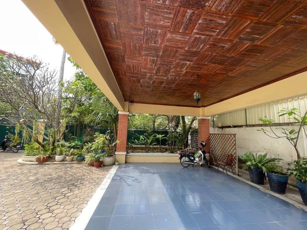 $1,500 Villa