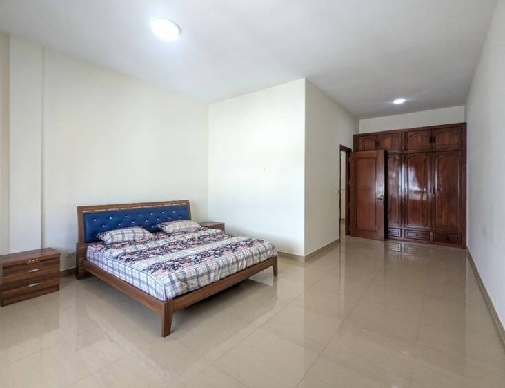 3卧室顶层公寓出租，价格$1,500